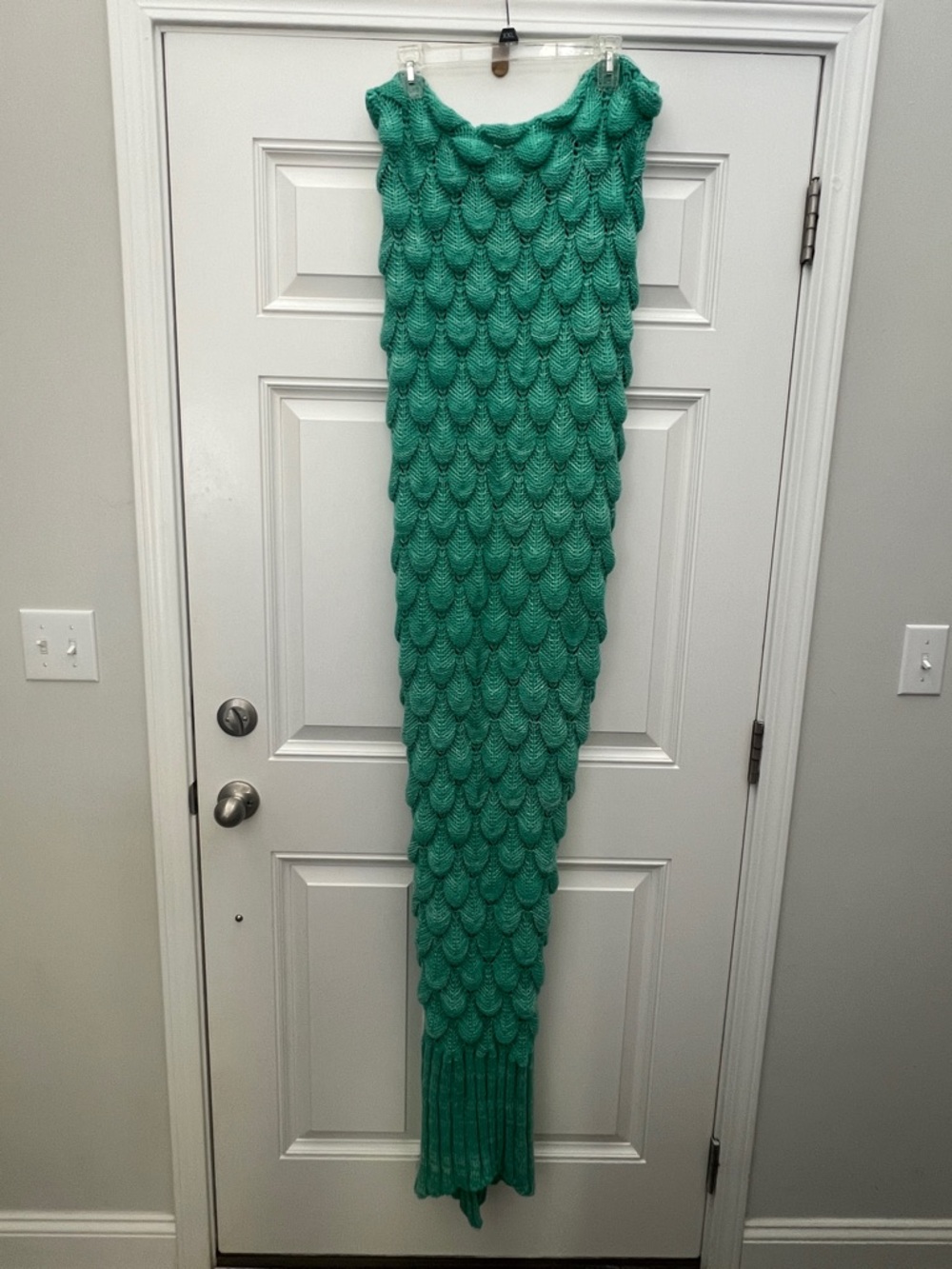 Green Mermaid Scale Knit Blanket Throw